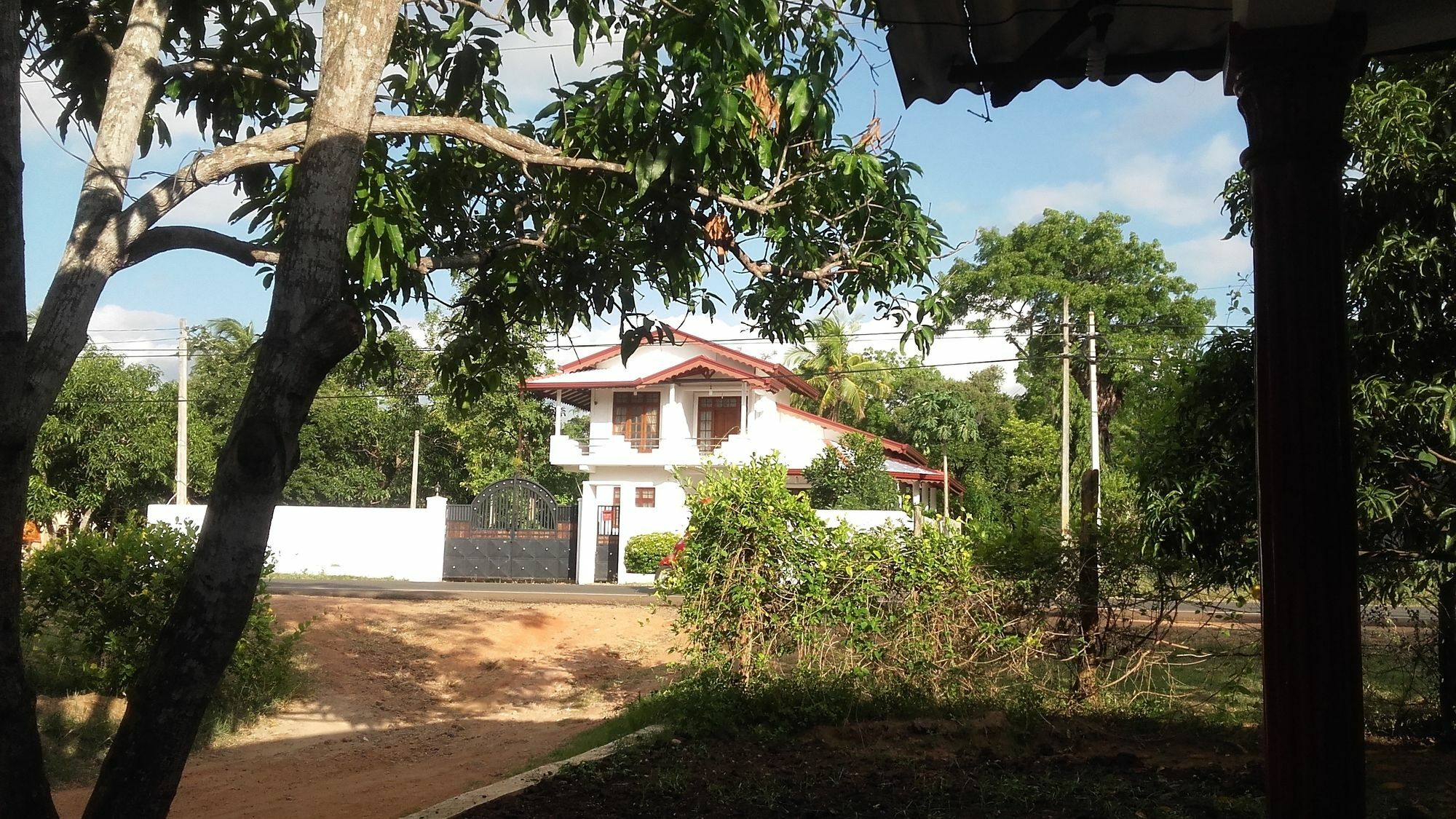 The European Gate - Anuradhapura Villa Exterior photo